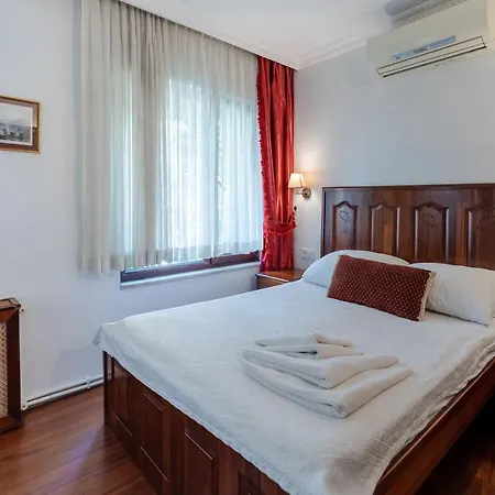 şebnem Otel 3*